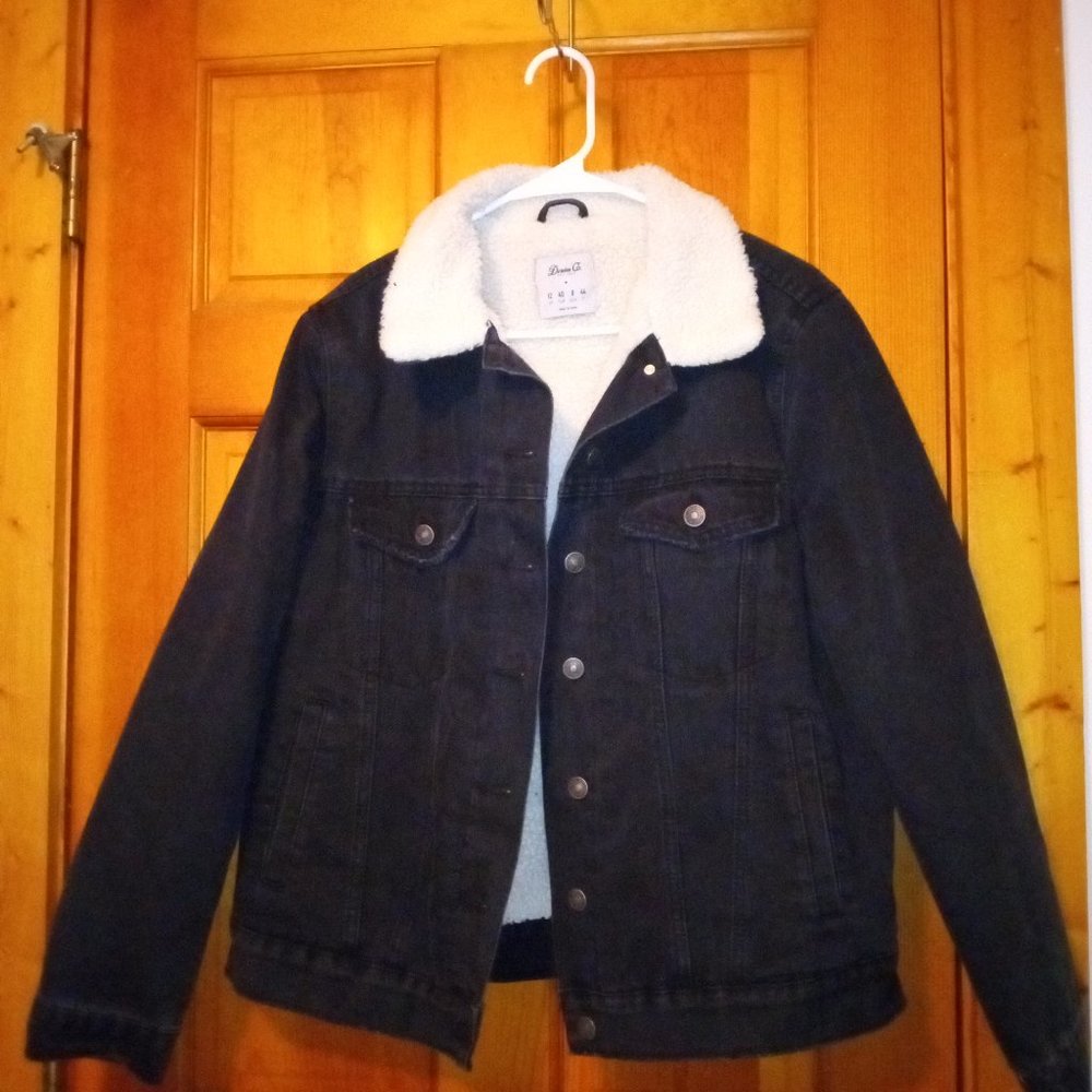 Women Short Shearling Style Coat